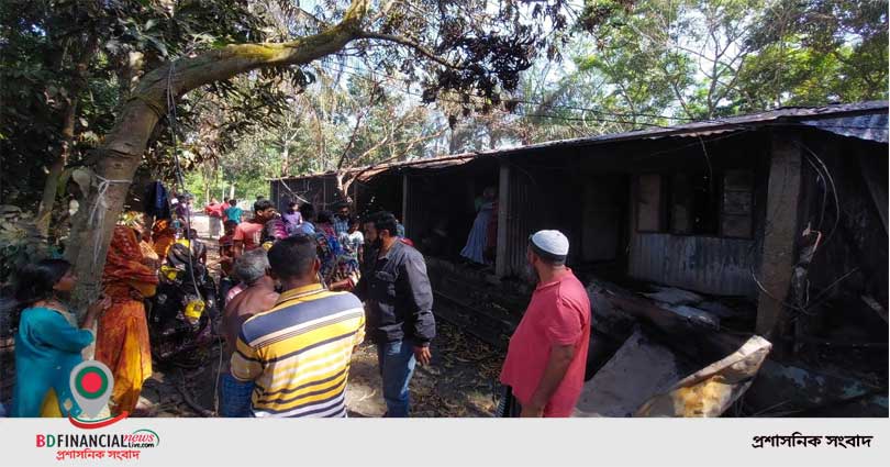 কল্যানকাঠি আবাসনে অগ্নিকান্ডে ১০ টি বসতঘর পুড়ে ছাই