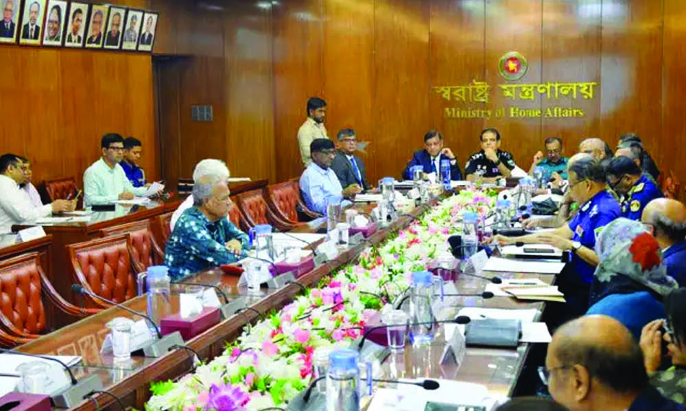 পুলিশে পদোন্নতি-বদলির তদবির, কঠোর বার্তা উপদেষ্টার