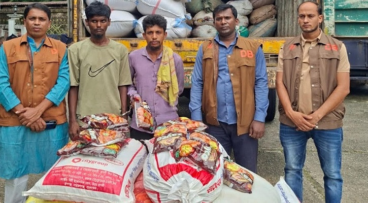 ৬৫ লাখ টাকার ভারতীয় ফুচকাসহ কাভার্ডভ্যান জব্দ, আটক ২