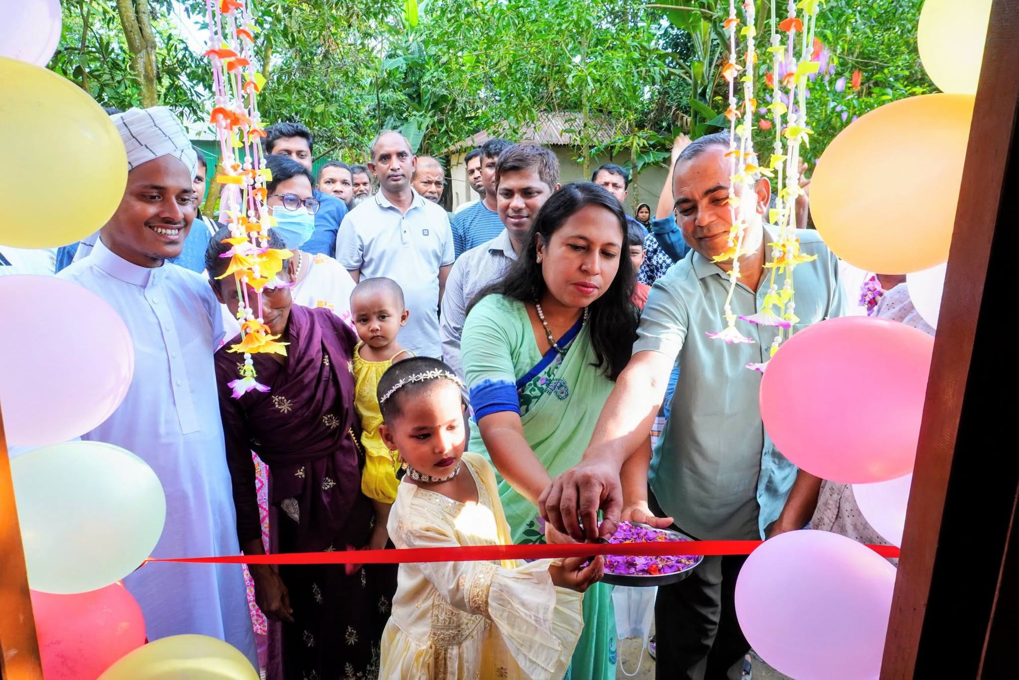 গৃহহীন মানুষের মুখে হাসি, মানবিক শেরপুর গঠনে জেলা প্রশাসনের উদ্যোগ