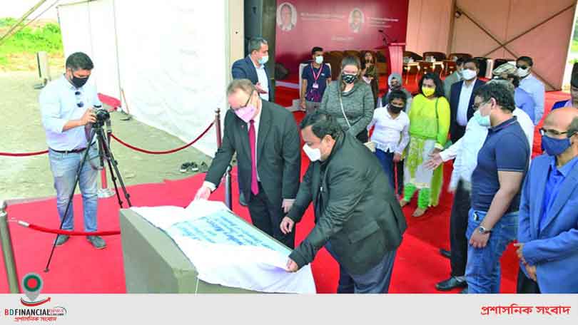 কানাডার হাইকমিশনারের সিইউবির স্থায়ী ক্যাম্পাসে ভিত্তিপ্রস্তর স্থাপন