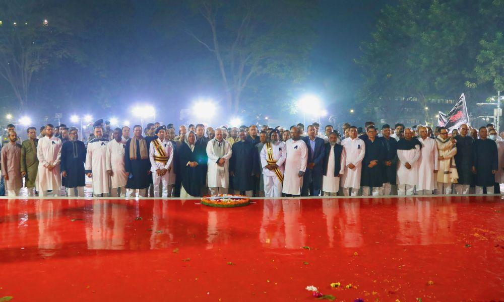 মাতৃভাষা দিবসে প্রধান বিচারপতির শ্রদ্ধা