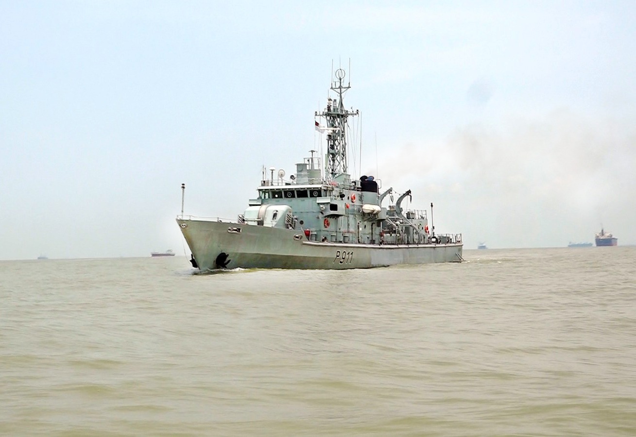 মৎস্য সম্পদ সংরক্ষণে নৌবাহিনীর অভিযান