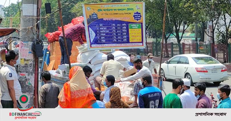 আজ থেকে শুরু ‘ফ্যামিলি কার্ডে’ টিসিবির পণ্য বিতরণ