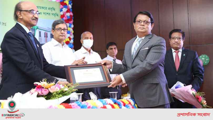 ব্যাংক খাতে অন্যতম শীর্ষ করদাতার বিশেষ সম্মাননা পেল দ্য প্রিমিয়ার ব্যাংক