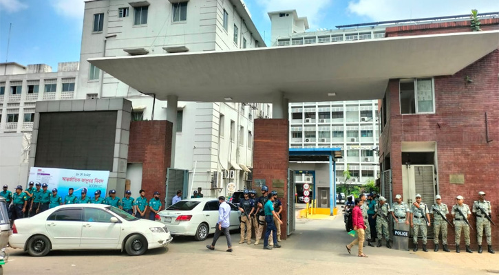 চাকরি অধ্যাদেশ বাতিলের দাবিতে কঠোর আন্দোলনের ঘোষণা, সচিবালয়ে কড়া নিরাপত্তা