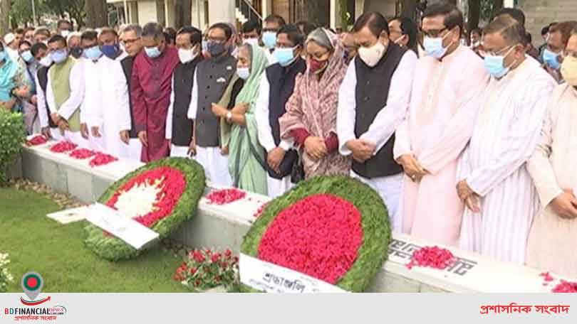 বনানী কবরস্থানে শেখ রাসেলের সমাধিতে শ্রদ্ধা নিবেদন