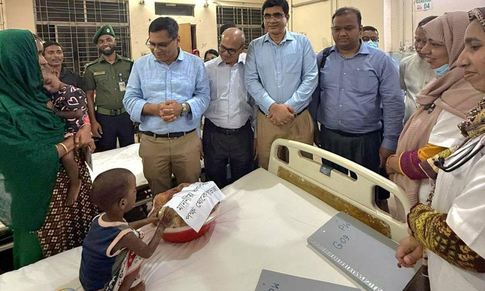 হামে আক্রান্ত যমজ শিশু হাসান-হোসেনের পাশে প্রধানমন্ত্রী