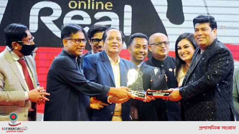 মিররের অনলাইন রিয়েল হিরোস অ্যাওয়ার্ড পেলেন ইকবাল বিন আনোয়ার