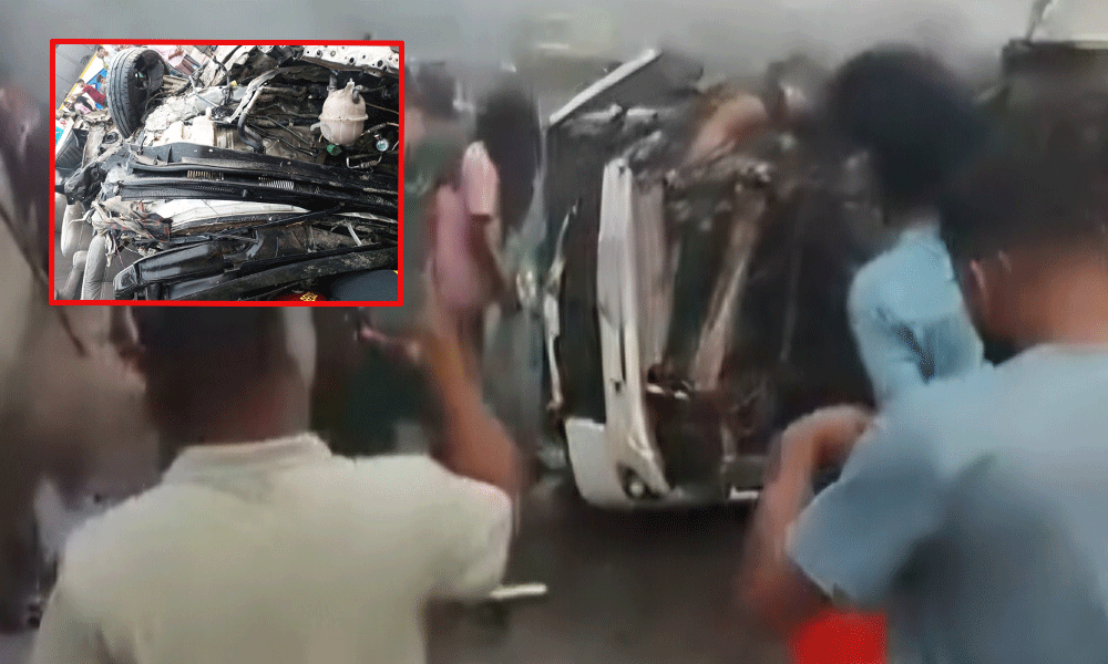 বগুড়ায় মাইক্রো বাস নিয়ন্ত্রণ হারিয়ে আইল্যান্ডে ধাক্কা, নিহত ৩, আহত ৯