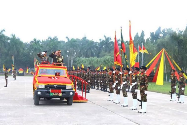 সেনাবাহিনীর বিভিন্ন কোরের রিক্রুট ব্যাচের সেনাবাহিনী প্রধান কুচকাওয়াজ অনুষ্ঠিত