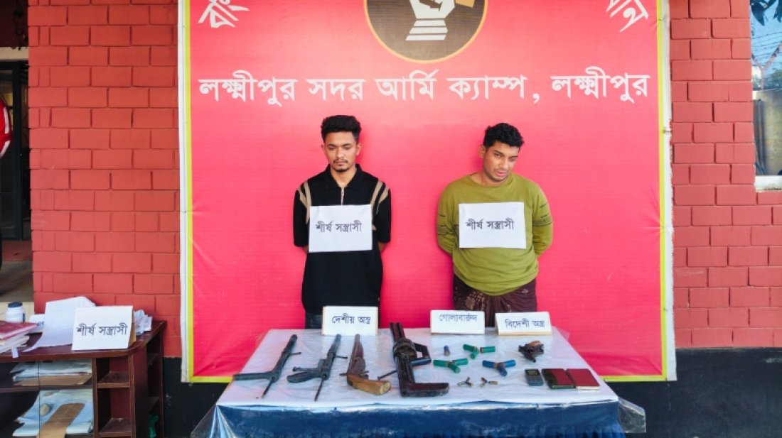 সেনবাহিনীর অভিযানে ৫ আগ্নেয়াস্ত্র উদ্ধার, গ্রেফতার দুই