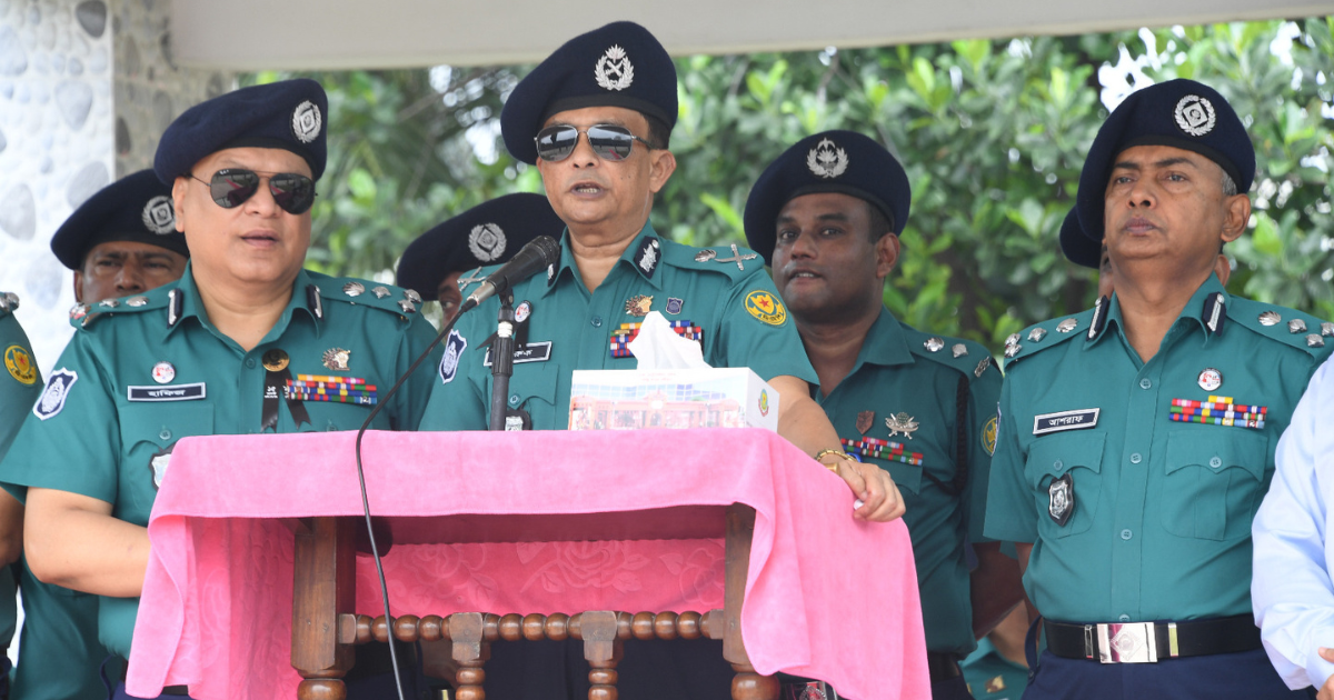 স্বাধীনতা ও সার্বভৌমত্ব নিয়ে কাউকে ছিনিমিনি খেলতে দিবো না: ডিএমপি কমিশনার