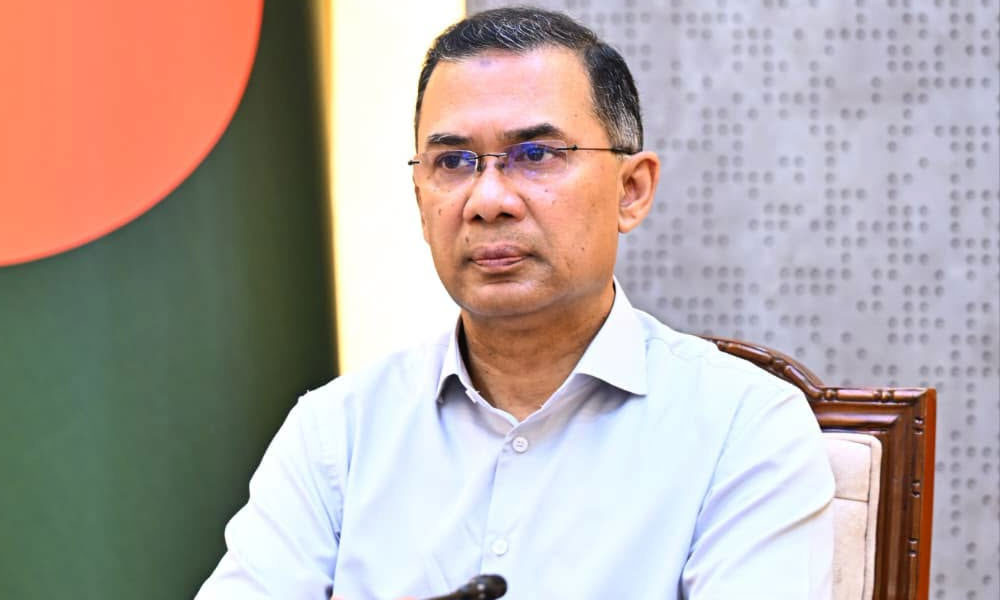 সরকারি ব্যানার-ফেস্টুন ও বিলবোর্ডে প্রধানমন্ত্রীর ছবি ব্যবহারে নিষেধাজ্ঞা