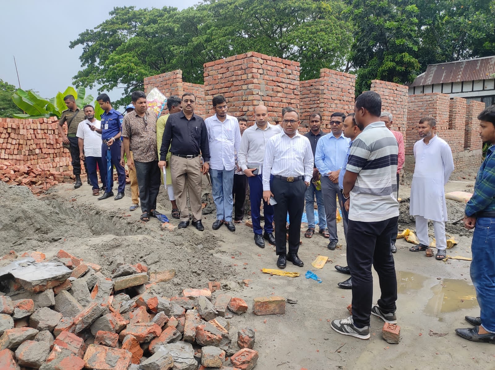 মুন্সীগন্জ জেলার বিভিন্ন আশ্রয়ণ প্রকল্প পরিদর্শন করেন জেলা প্রশাসক আবুজাফর রিপন, বিপিএএ