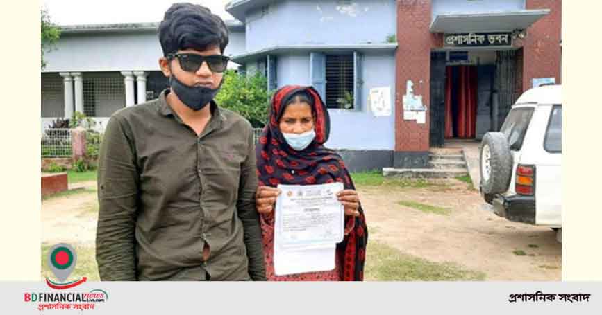 শিক্ষার আলো চায় ঠাকুরগাঁওয়ের দৃষ্টি প্রতিবন্ধী শরীফ