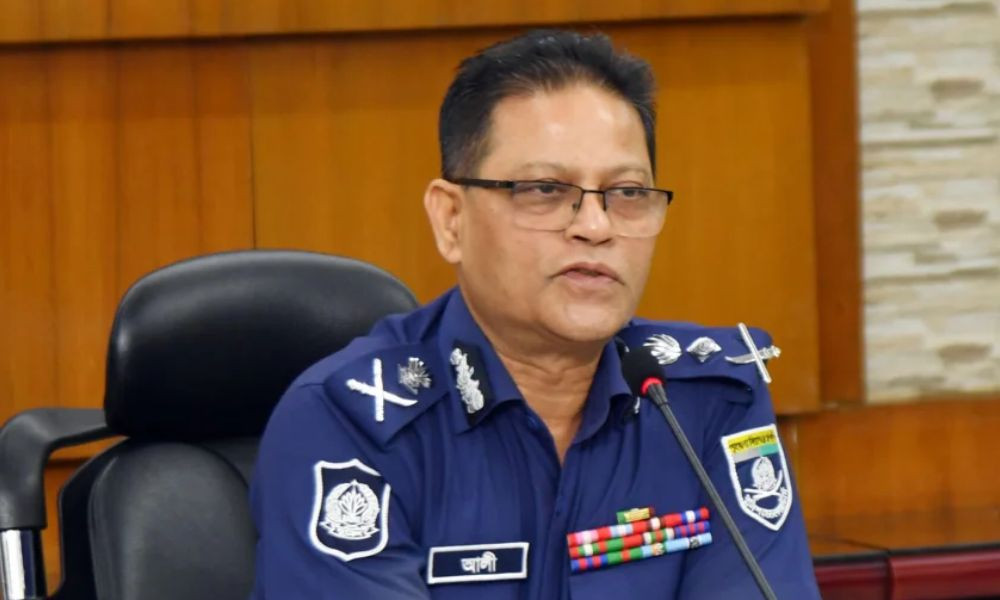 সরকার অনুমতি দিলে ক্রসফায়ার করতেও পিছপা হবে না পুলিশ : আইজিপি