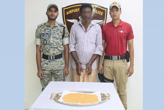 পেটের ভেতর ইয়াবা বহনকালে বিমানবন্দরে মাদক কারবারি আটক