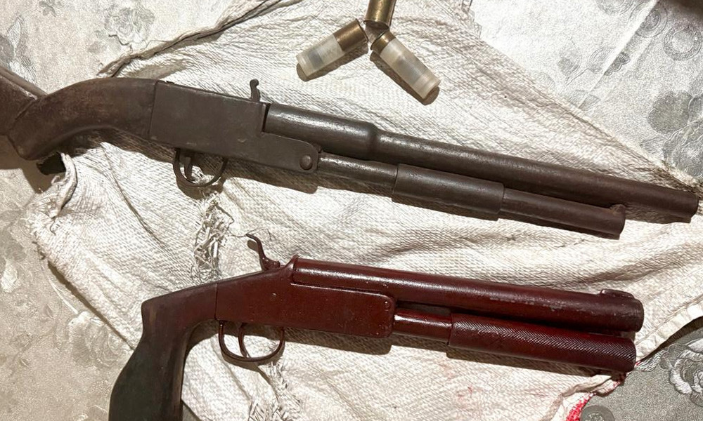 রাউজানে দেশীয় ২ এলজিসহ ৩ রাউন্ড কার্তুজ উদ্ধার