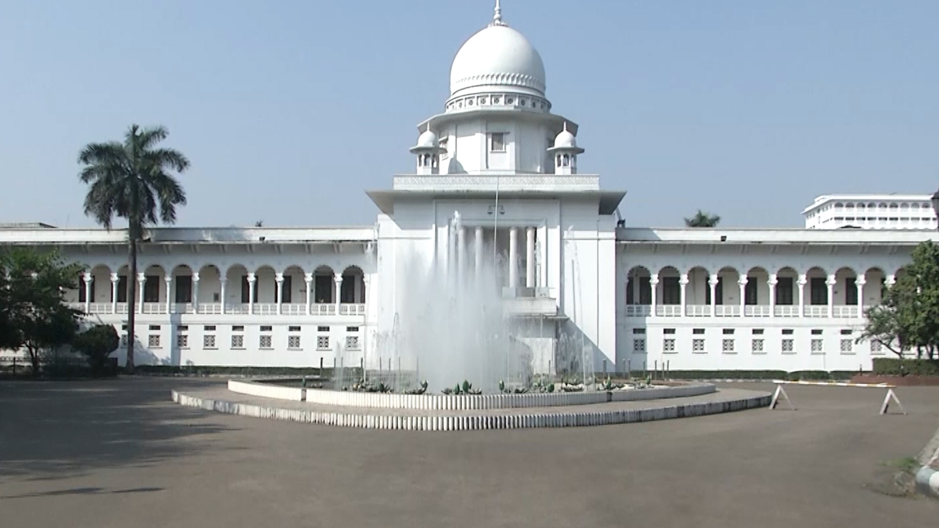সাদা পাথর ৭ দিনের মধ্যে আগের জায়গায় ফেলার নির্দেশ হাইকোর্টের