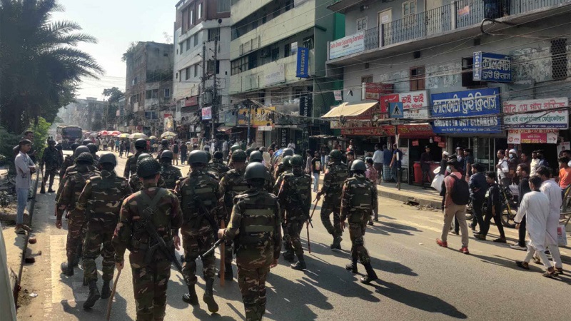 সেনাবাহিনীর ধাওয়ায় পালালো অটোরিকশাচালকরা, রামপুরায় যানচলাচল শুরু