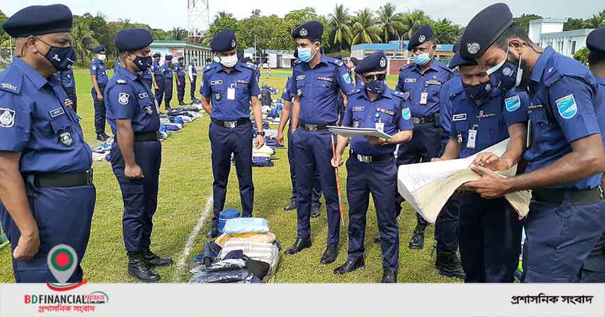 শরীয়তপুর পুলিশ লাইন্সে জেলা পুলিশের কিট প্যারেড অনুষ্ঠিত