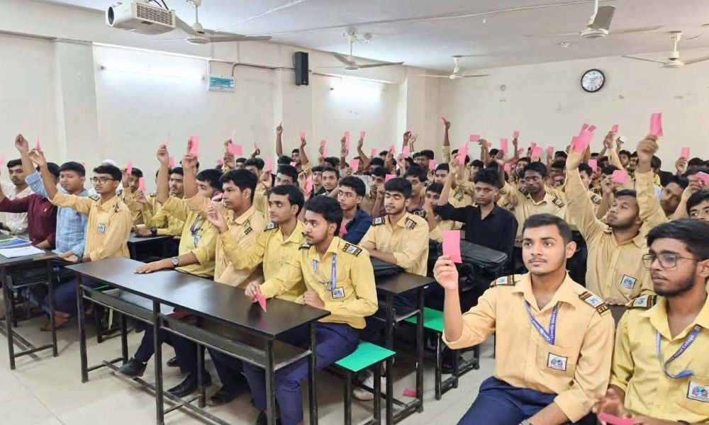 মাদক ও কিশোর গ্যাংকে শিক্ষার্থীদের লাল কার্ড