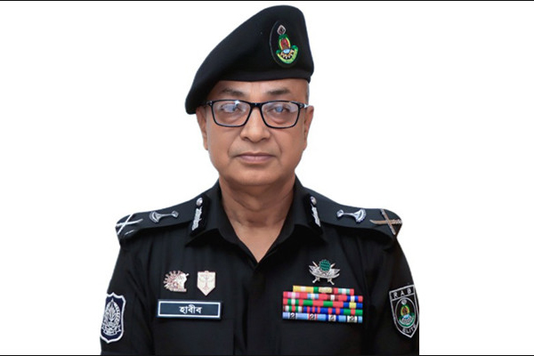 র‌্যাবের মহাপরিচালক আহসান হাবীবের দায়িত্ব গ্রহণ
