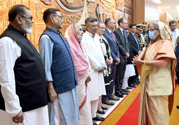 ১৫ দিনের সফরে ঢাকা ছাড়লেন প্রধানমন্ত্রী