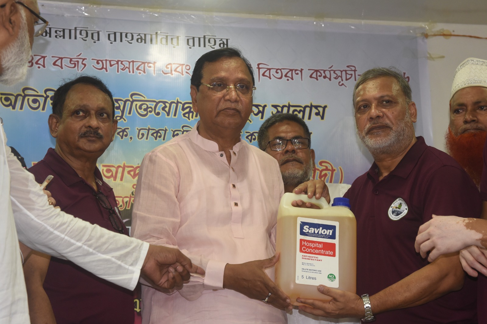 কোরবানির বর্জ্য ব্যবস্থাপনায় সামগ্রী বিতরণ শুরু ডিএসসিসির