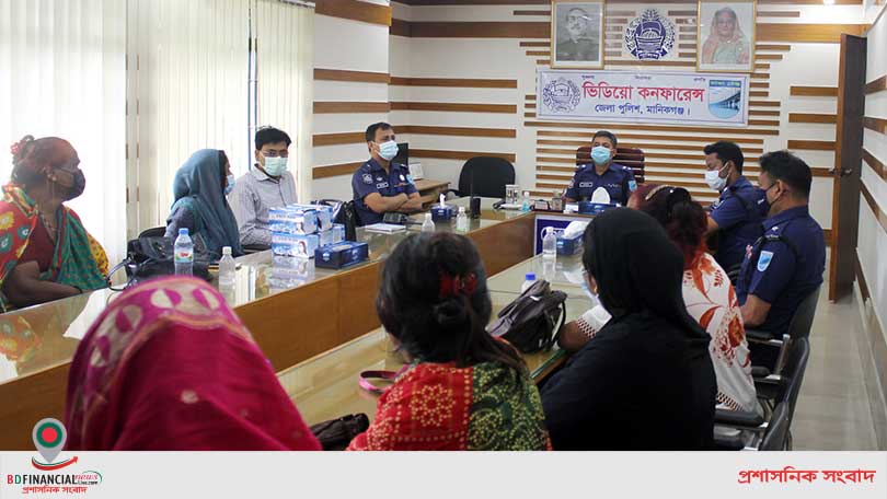 মানিকগঞ্জে তৃতীয় লীঙ্গের সদস্যদের সাথে পুলিশ সুপারের মতবিনিময় সভা