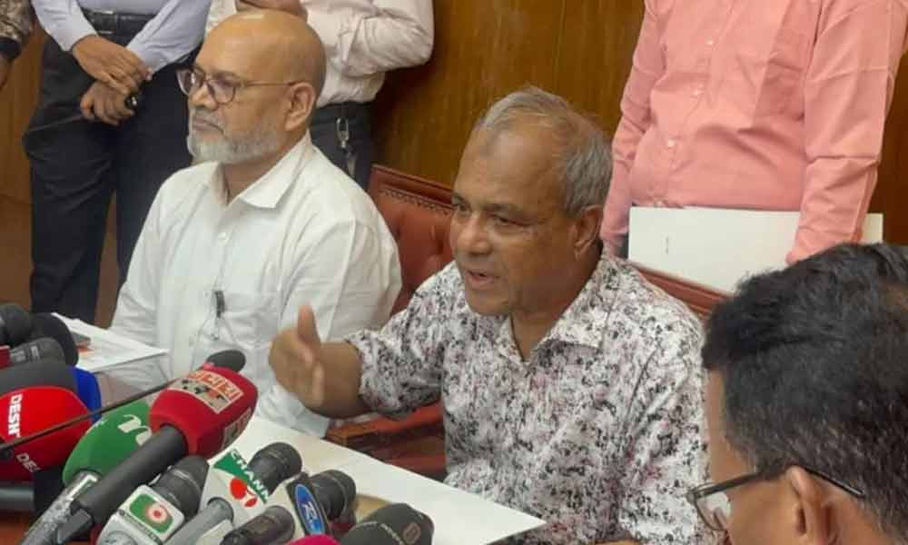 দুর্গাপূজা ঘিরে নাশকতার শঙ্কা নেই : স্বরাষ্ট্র উপদেষ্টা