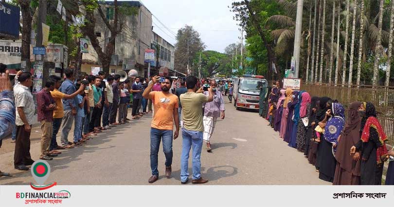 নোয়াখালীতে এসআই’র বিরুদ্ধে লাশ নিয়ে বিক্ষোভ