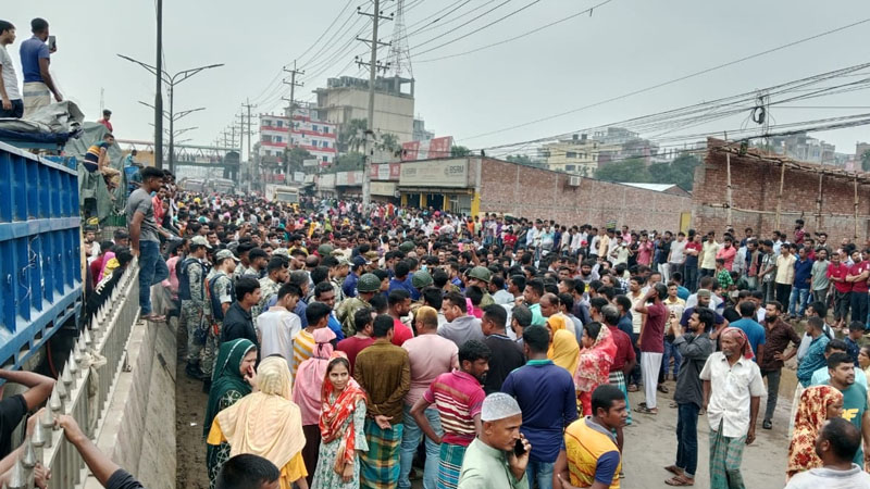 আশুলিয়ায় শ্রমিক-পুলিশ সংঘর্ষ, নিহত ১