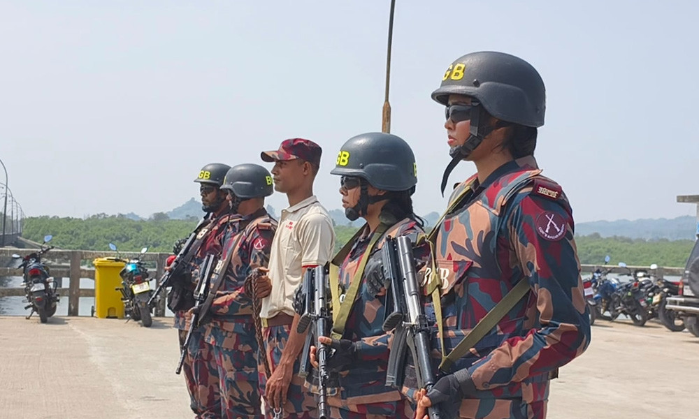 জ্বালানি তেল পাচার ঠেকাতে টেকনাফ সীমান্তে বিজিবির নজরদারি