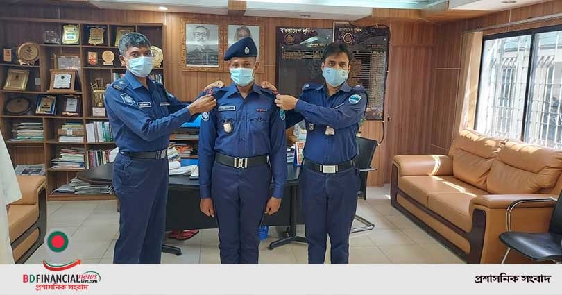 ফরিদপুরে পদোন্নতি পাওয়া নায়েককে র‌্যাঙ্ক ব্যাজ পরিধান