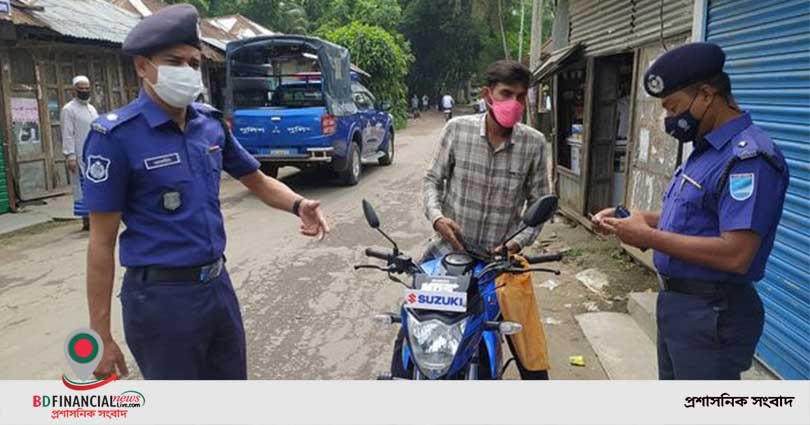 লকডাউন বাস্তবায়নে কঠোর অবস্থানে রয়েছে  শরীয়তপুর জেলা পুলিশ