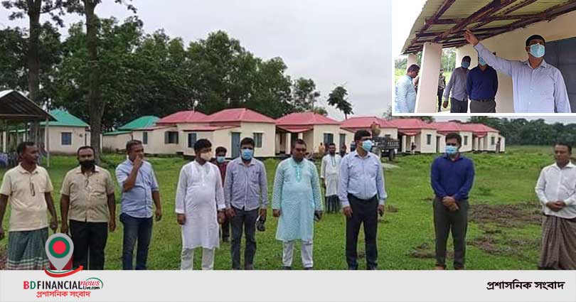 ময়মনসিংহে আশ্রয়ণ প্রকল্পের ঘর নির্মাণ কাজ পরিদর্শন করেন জেলা প্রশাসক