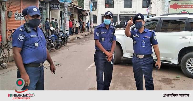 ভোলায় করোনা ভাইরাস বিস্তার রোধকল্পে লকডাউন কর্মসুচি বাস্তবায়নে তৎপর পুলিশ