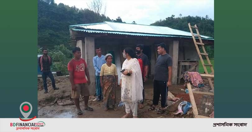 বান্দরবান জেলা প্রশাসকের আশ্রয়ন প্রকল্প পরিদর্শন