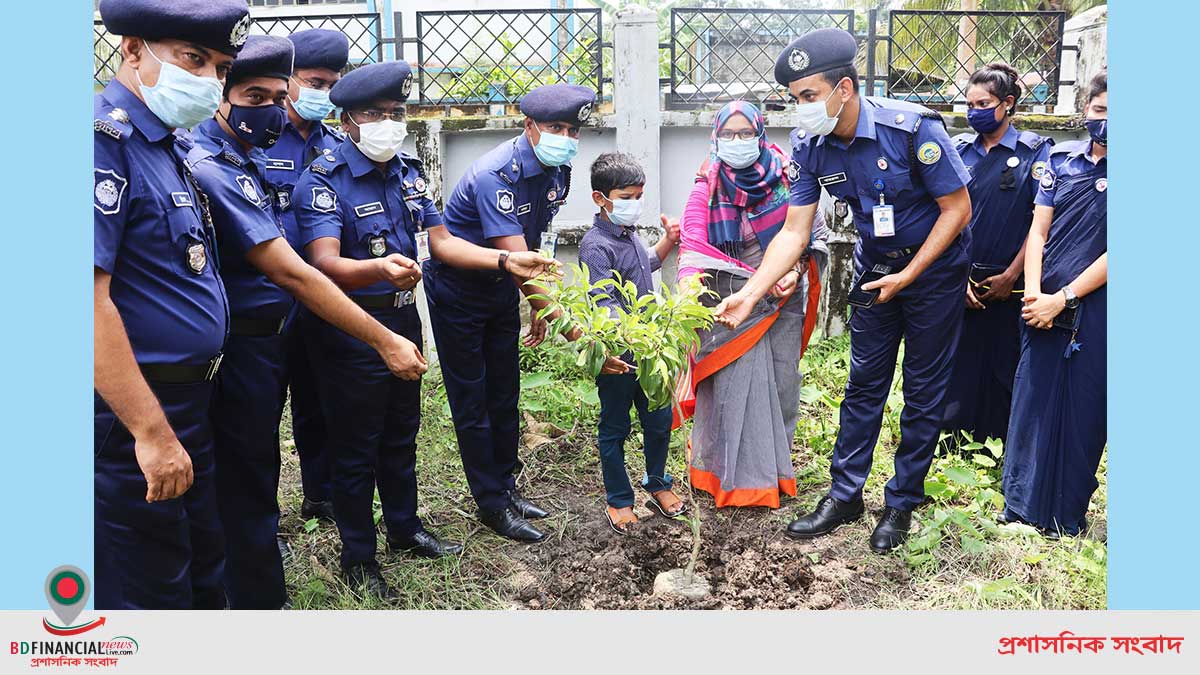 পিরোজপুরে সামাজিক বনায়ন কর্মসূচী অনুষ্ঠিত