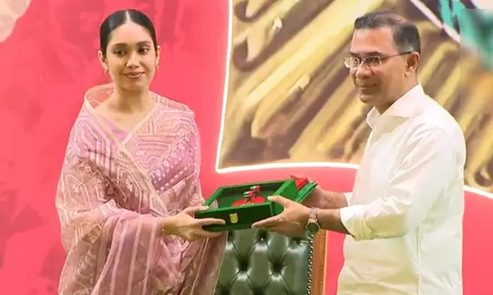 খালেদা জিয়ার পক্ষে স্বাধীনতা পদক নিলেন জাইমা রহমান