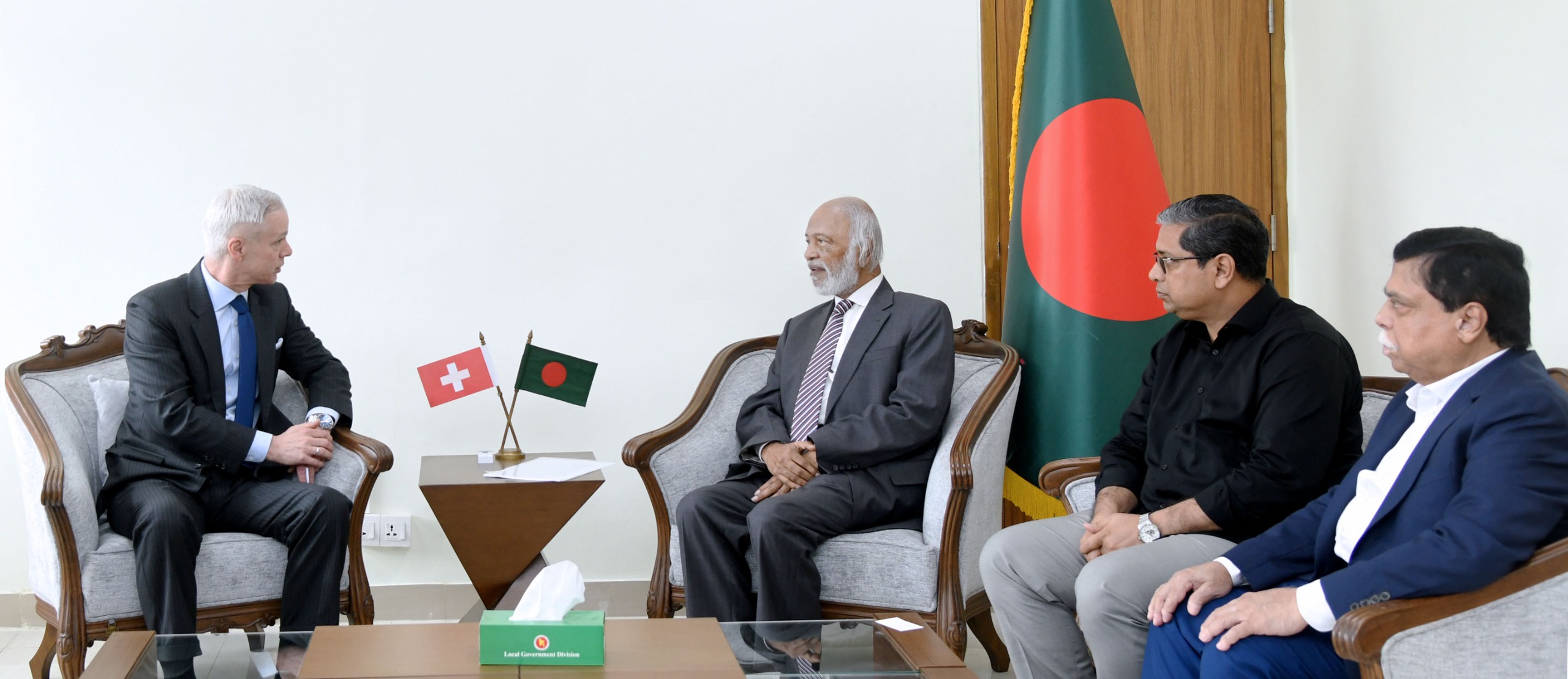 গণতন্ত্র প্রতিষ্ঠায় শক্তিশালী স্থানীয় সরকারের বিকল্প নেই
