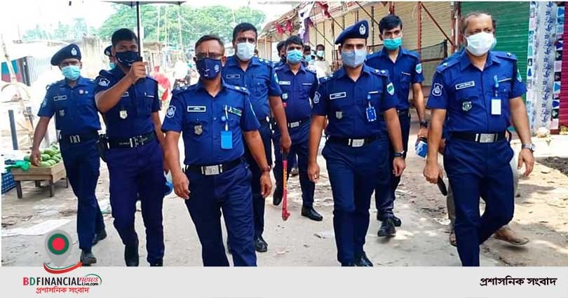 নড়াইলে ৬ষ্ঠ দিনে মাক্স বিতরণ করেন পুলিশ সুপার প্রবীর কুমার রায়