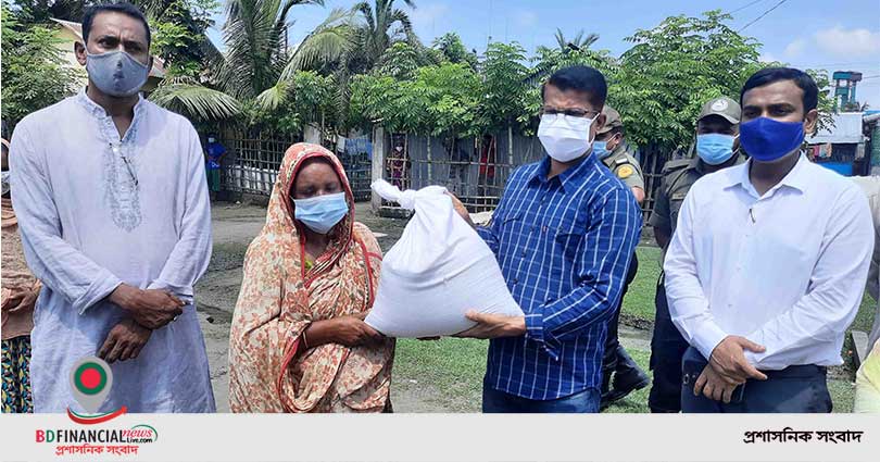 বাগেরহাটে দরিদ্র ও অসহায় ৫ শতাধিক পরিবারের মাঝে খাদ্য সামগ্রি বিতরণ