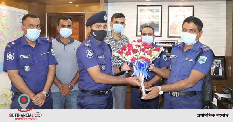 রাজশাহীতে নতুন সহকারী পুলিশ সুপারকে বরণ করলেন এসপি