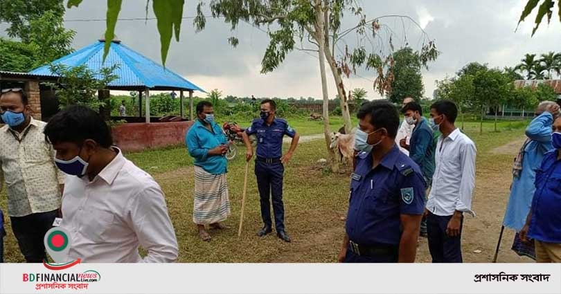 ঠাকুরগাঁওয়ে অবৈধ পশুর হাট ভেঙে দিলেন হরিপুর উপজেলা নির্বাহী কর্মকর্তা