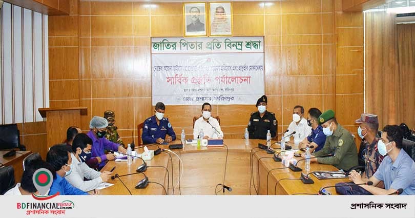 ফরিদপুরের অলি গলিতে টহল জোরদার করেছে পুলিশ ও র‍্যাব