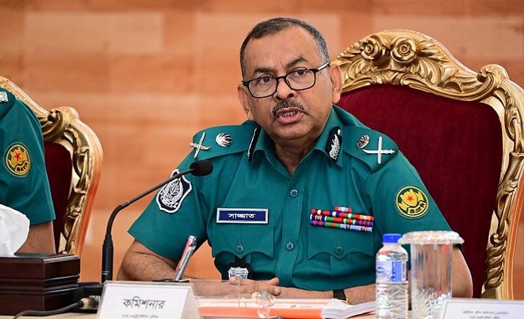 নিষিদ্ধ দলের কার্যক্রম ও নাশকতা প্রতিরোধে সর্বোচ্চ সতর্ক থাকার নির্দেশ ডিএমপি কমিশনারের