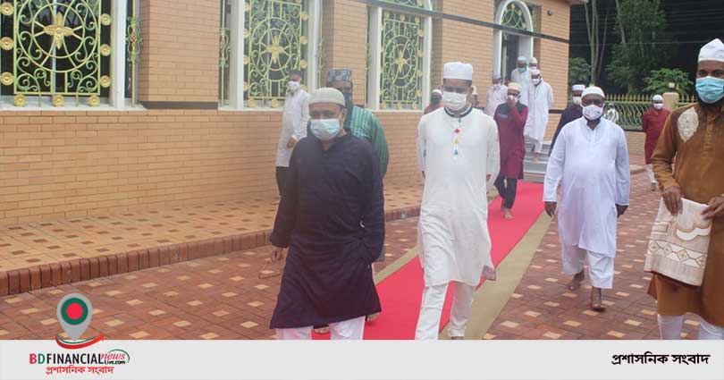শরীয়তপুর পুলিশ লাইন্সে পবিত্র ঈদ-উল-আযহার নামাজ আদায় করেন পুলিশ সুপার
